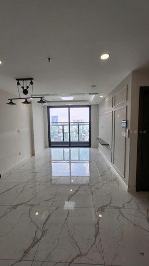 bán gấp cc sunshine gấp cc sunshine sky city, 4,85 tỷ, 75m2, 2pn, 2wc, nội thất cơ bản tại q7, hcm