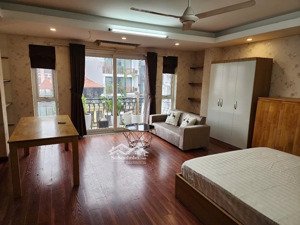 cho thuê studio 45m2 phố tôn thất thiệp, full đồ, có ban công, thang máy, an ninh tốt giá 8,5 triệu