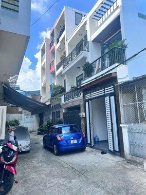 bán nhà hxh mới đẹp đang sẵn nguồn thu cho thuê 3 tầng 4pn tiện ích xung quanh