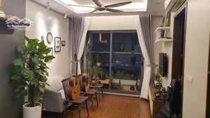 gia đình tôi cần bán gấp căn hộ 69m2 hà nôi homeland tầng cao view thoáng giá siêu ưu đãi