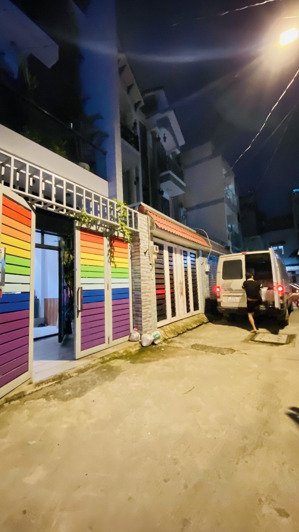 nhà 4 tầng hẻm xe tải. gần phạm văn đồng. linh đông khu dân trí cao. thiết kế chỉnh chu hiện đại