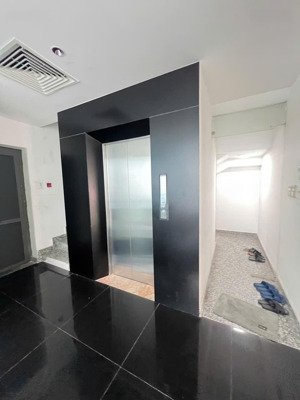 tòa building 129-131 đinh tiên hoàng , hd thuê 195 triệu , giá bán 90 tỷ