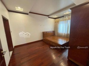 chính chủ bán nhanh hxh phạm văn hai đoạn đẹp. dt: 15x20m, dtcn: 270m2. hạ giá còn 31 tỷ