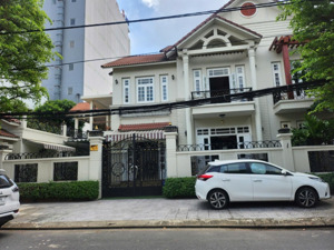 đẳng cấp sống - chào bán biệt thự hiện đại 3 tầng hải châu- khu phố vip- phạm phú tiết- chỉ 2x tỷ
