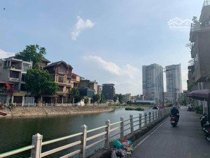 bán đất mặt hồ tai trâu phố hồng tiến, long biên vị trí vàng hiếm có .