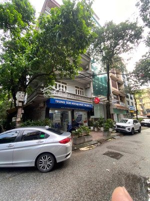 giảm chào 2,5 tỷ! hoàng quốc việt, 4 tầng - 55,9m2 - 18tỷ - vỉa hè - oto tránh - kinh doanh sầm uất