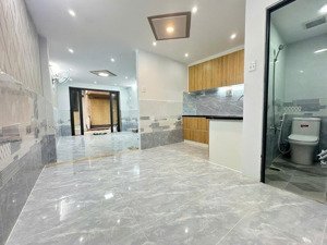 q6 - vị trí đẹp - ngay phạm văn chí - 3 tầng - 3pn - dt 4.1x8m nở hậu - sát mặt tiền lớn - 4.4 tỷ