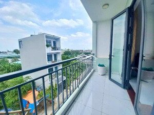 nhà 5 tầng, đường 970, phú hữu
dt: 4,6x13m
giá: 7,35 tỷ ( thương lượng)