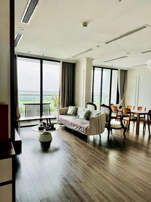 cho thuê căn hộ 4pn tại vinhomes symphony, view đẹp, diện tích 120m2. giá: 33tr. lh: 