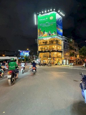 tỷ suất 5% bán nhà góc 3 mặt tiền châu văn liêm, 9x12, 6tầng thang máy, hd thuê 250 triệu,chỉ 60 tỷ