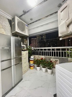 chính chủ cần bán căn hộ tòa 24t hoàng đạo thúy 160m2. lh 