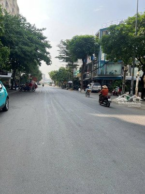 cần bán gấp nhà mặt tiền kinh doanh ngay lê văn thọ p11