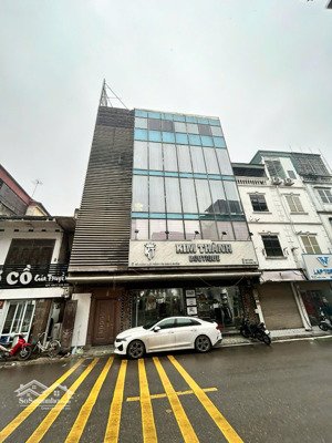 cho thuê nhà mặt phố tôn đức thắng, vị trí đắc địa, sầm uất, dt 165m2 x 1,5 t, mt 6.5m