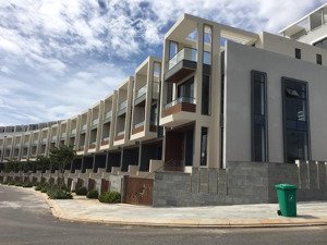 bán nhà mặt phố tại mũi né summerland, 6 tỷ, 100m2, 4pn, 5wc, pháp lý đầy đủ