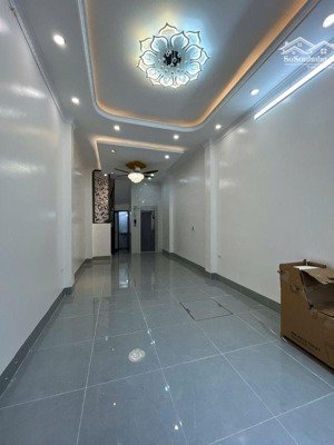 nhà mới 100%, thang máy ô tô đỗ cửa, đông thiên