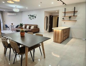 cần bán căn hộ riviera point (cam kết giá thật không ảo). view sông. dt 125m². bán 9.2 tỷ.