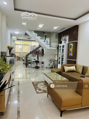 bán nhà đẹp 4 tầng, diện tích 4m x19m, hẻm oto thông.