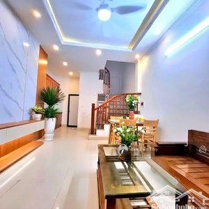 chỉ 6.1 tỷ - nhà đẹp 5 tầng - ngõ rộng thoáng - tt long biên gần aeon - tiện ở ngay