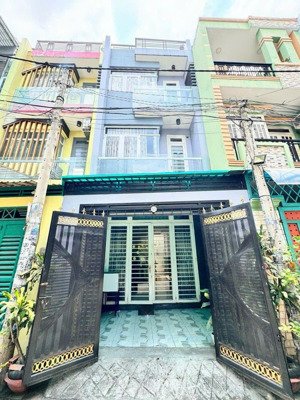 chính chủ bán nhà đào tấn-p5-quận 5, dt 5x16,86m giá 3tỷ940 gần chợ hoà bình đang cho thuê 23tr/th