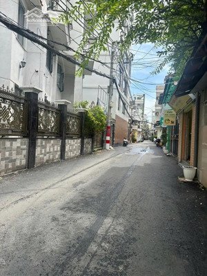 gấp bán! nhà diện tích lớn gần 100 m², ngang hơn 6m, hxh ngay trung tâm quận 1, giá chỉ 19,5 tỷ tl