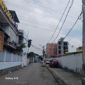 7 tỷ 700 thương lượng, nhà mới 5 tầng, đường 8 mét hướng đông bắc, dt: ngan 4,1 mét - dài 12. mét