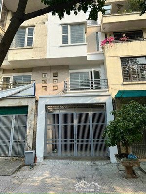 view vườn hoa -- giá sập sàn -- lk thô kđt văn phú -- đầu tư nhanh bay trong tuần