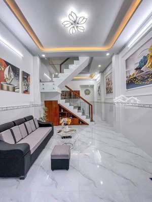 bán nhà mặt tiền đường võ văn vân,bình chánh 80m2-1tỷ950 khu vực đông đúc đang cho thuê 7tr/tháng