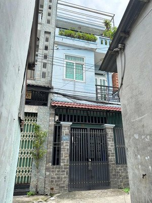 bán nhà 1 trệt 2 lầu rẻ kế bên kcn sóng thần dĩ an - gần vincom 550