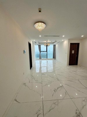 cần bán căn hộ 3pn sunshine city, 99m², tầng 16, view thoáng, hướng đông nam