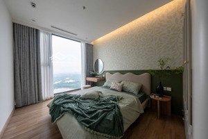 cần bán căn 2 ngủ toà l1 landmark 74m view hồ giá 7.5 tỷ bao phí lh 