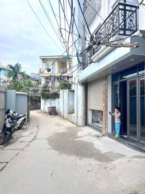 bán nhà đức diễn - phú diễn - ô tô đỗ cửa. nhà 5t - 37,5m2 - mỗi tầng 1 phòng, ngõ rộng 3,5m ô tô