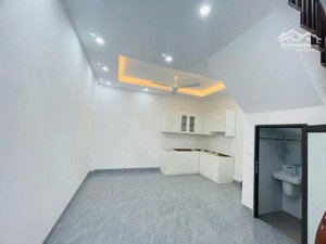 chính chủ bán nhà cổ điển a thanh trì, 45m² x 4 tầng chắc chắn, sổ đỏ đẹp, giá thương lượng