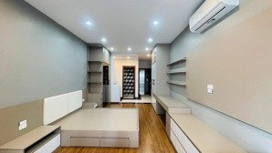 siêu phẩm cổ nhuế 40m2 x 5 tầng thang máy x 8,5 tỷ có thương lượng