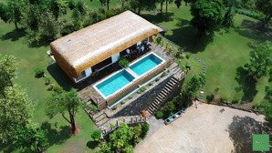 căn villas vân hoà view núi tản có bể bơi vô cực rộng 330m
