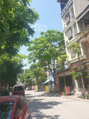 mặt phố việt hưng - 105m, mt 6m, 6 tầng thang máy, 34.5 tỷ - đường rộng 8 vĩa hè hai bên