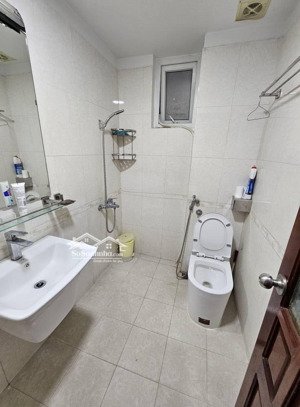 bán nhà mặt ngõ 98 thái hà kinh doanh ô tô tránh cách phố 30m nhà 5 tầng 50m giá 20.7 tỷ