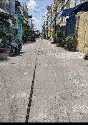 bán nhà hẻm xe hơi. 3 tầng. đường hồng bàng. quận 11..chỉ 5.x tỷ