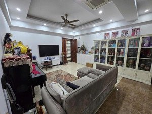 chính chủ cần bán gấp căn hộ vinaconex 7 136 hồ tùng mậu. 72m2 2pn. giá công khai 5,7 tỷ