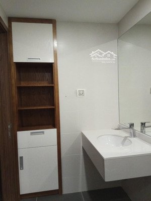 bán gấp căn 2 phòng ngủ giá 7,6 tỷ, nhà đẹp ở ngay, có 2 lốt ô tô, discovery complex