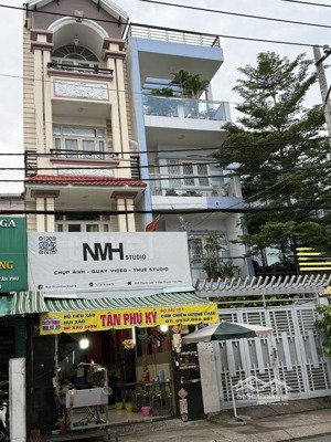 siêu phẩm duy nhất kế góc 2mt thạch lam - lũy bán bích - dt: 4 x 20 - kc: 4 tầng - giá: 15.5 tỷ