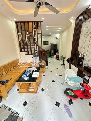 nhà dương nội dân xây ngõ thẳng gần ôtô full nôi thất