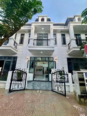 bán gấp nhà riêng 3pn, 3wc, 61m2 tại tân phước khánh, tân uyên, bình dương, 3,2 tỷ