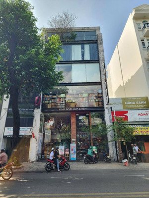 bán gấp mt thương hiệu võ văn tần, quận 3, 8x25m, 5 tầng - tn: 250 triệu, giá 84 tỷ