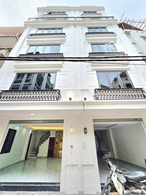 siêu phẩm ba đình - lô góc - ngõ thông - gara oto - vỉa hè - oto tránh - thang máy - 50m*7t - 18.8t