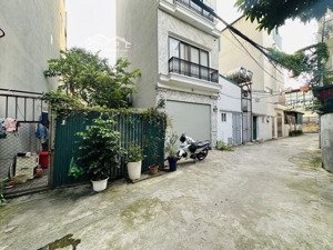 hiếm đất bồ đề 73m2 ôtô 7 chỗ ngủ trong đất thông tứ phía, gần trường cấp 123, sang phố 5 phút