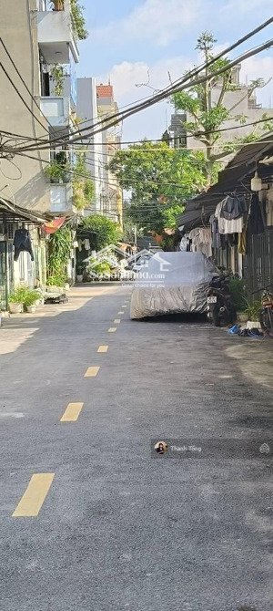 khủng khiếp_ô tô_phân lô_nguyễn khoái_sẵn nhà_55m_mt~5m_7.7 tỷ
+ đây phải gọi là bán vị trí cực