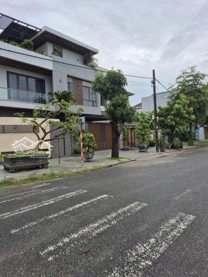 biệt thự 3 tầng đường 10m5 khúc thừa dụ, sơn trà. s= 150m2 giá: 14 tỷ