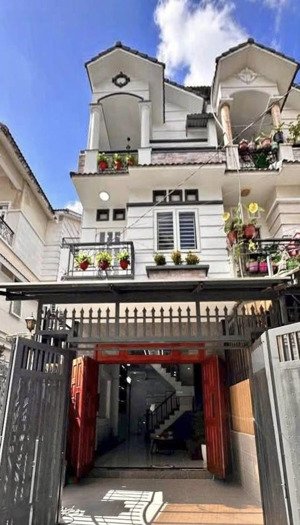 chú tám bán nhà thoại ngọc hầu, phú trung, tân phú. giá 4tỷ590 60,2m2(4,3x14m). sổ hồng ngay