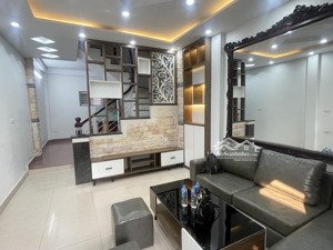 nhà dân xây chắc chắn - tặng nội thất - thoáng sáng