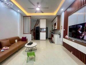 Bán nhà đẹp Trung Kính ngõ thông đủ tiện ích 5 tầng 33m2 MT 4.2m mới đẹp đủ nội thất ở luôn